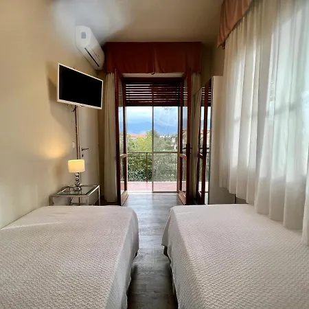 Allende In Dei Marmi * Φόρτε ντε Μάρμι